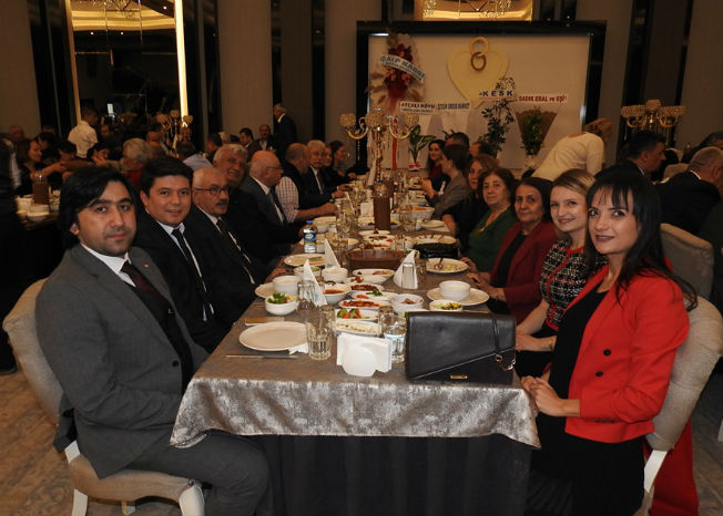 BİRLİK GECESİNDE BİR ARAYA GELDİLER